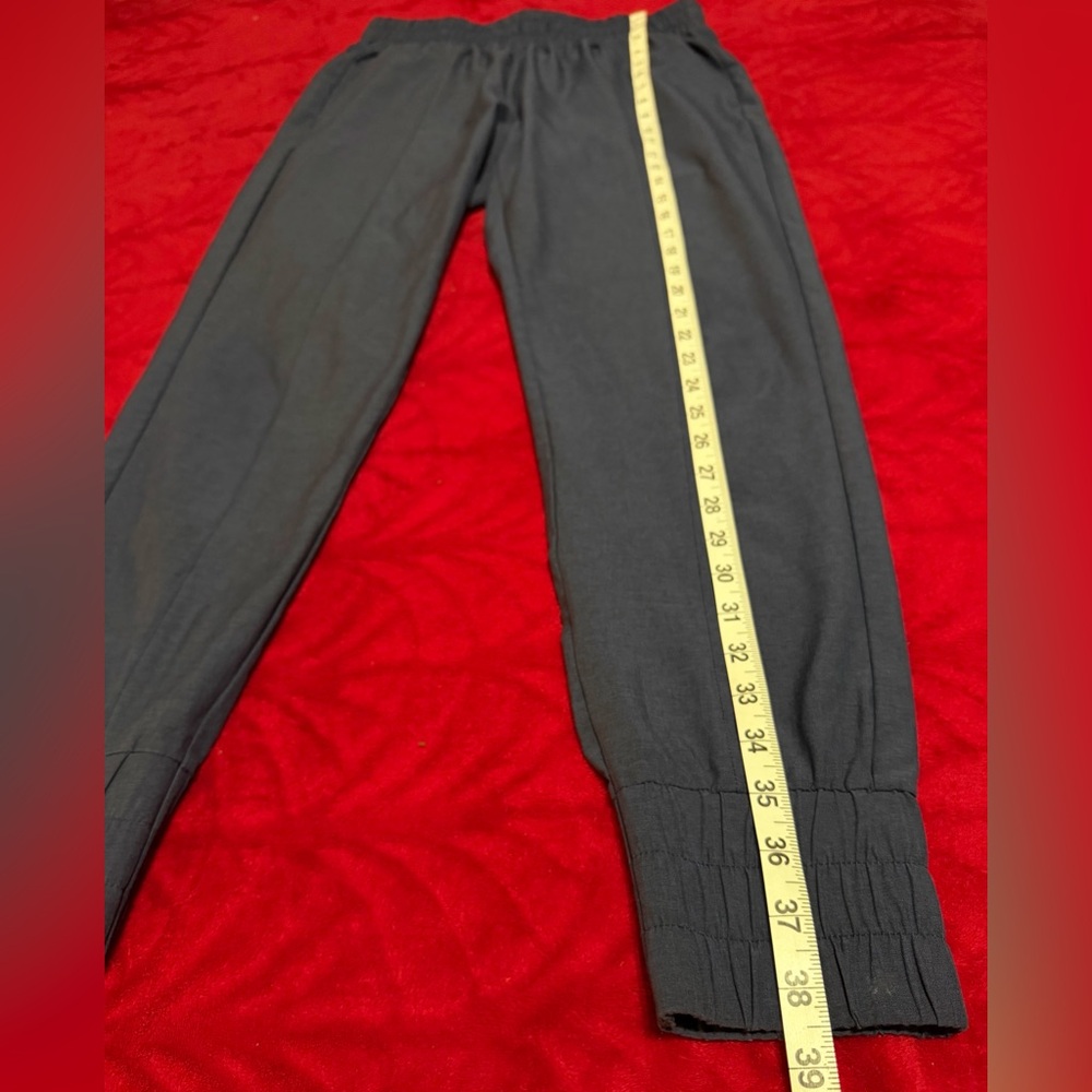 Medium Zyia perfection joggers navy blue with POCKETS Super Comfy & Lightweight - Picture 5 of 15